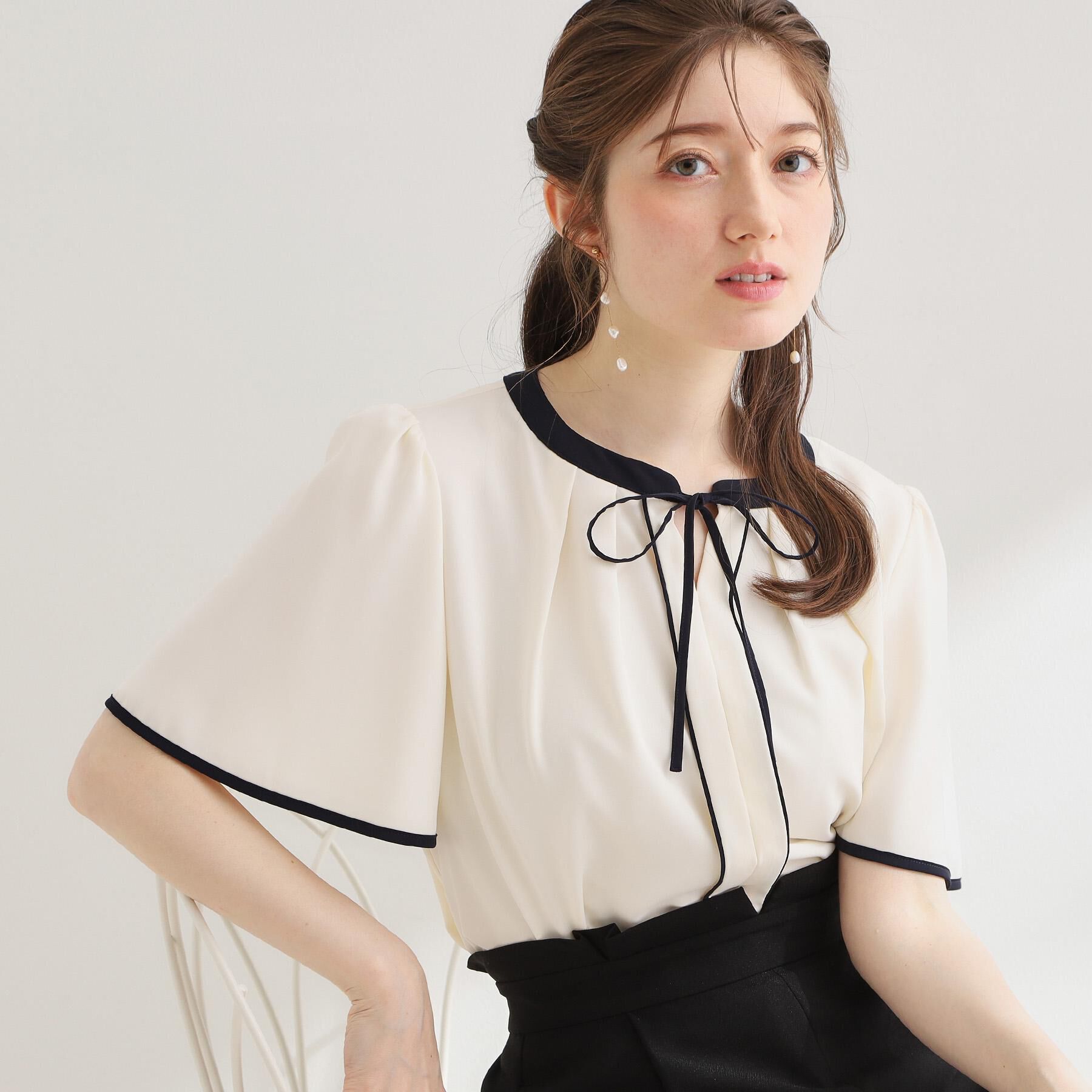 Couture broach「【洗濯機可】配色パイピング ブラウス」|シャツ・ブラウス|アイボリー(504)