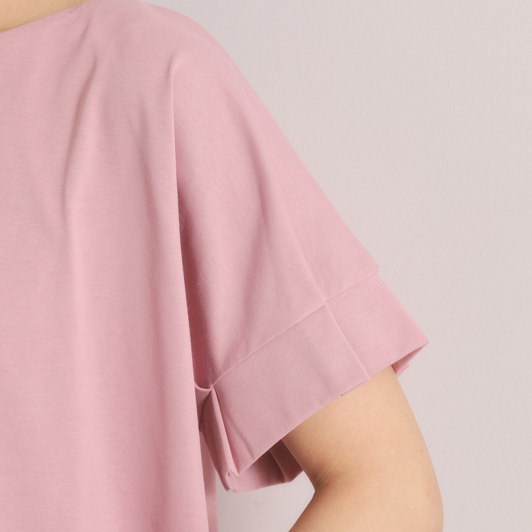 ITS&rsquo;DEMO「【汗染み防止／冷感／UV】袖口タックトップス」|Tシャツ・カットソー|