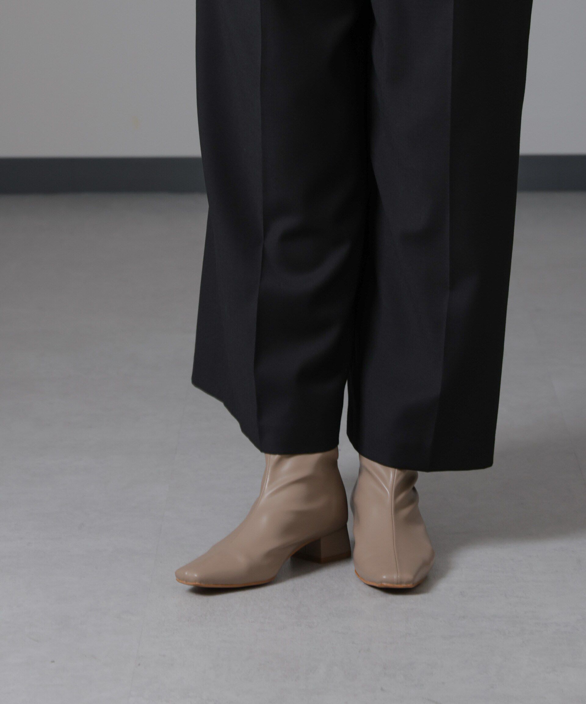 nano･universe「ストレッチスクエアトゥショートブーツ」|ビジネス・ドレスシューズ|ベージュ
