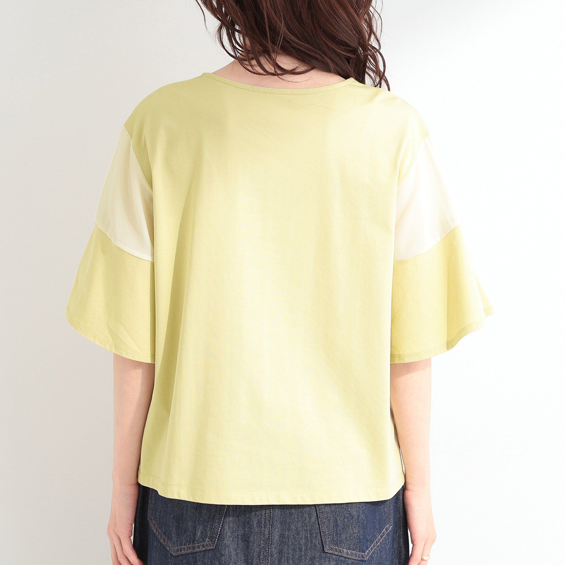 SHOO･LA･RUE「【ひんやり/S-LL/体型カバー】フレアスリーブで二の腕を自然にカバー 浅VネックTシャツ」|Tシャツ・カットソー|