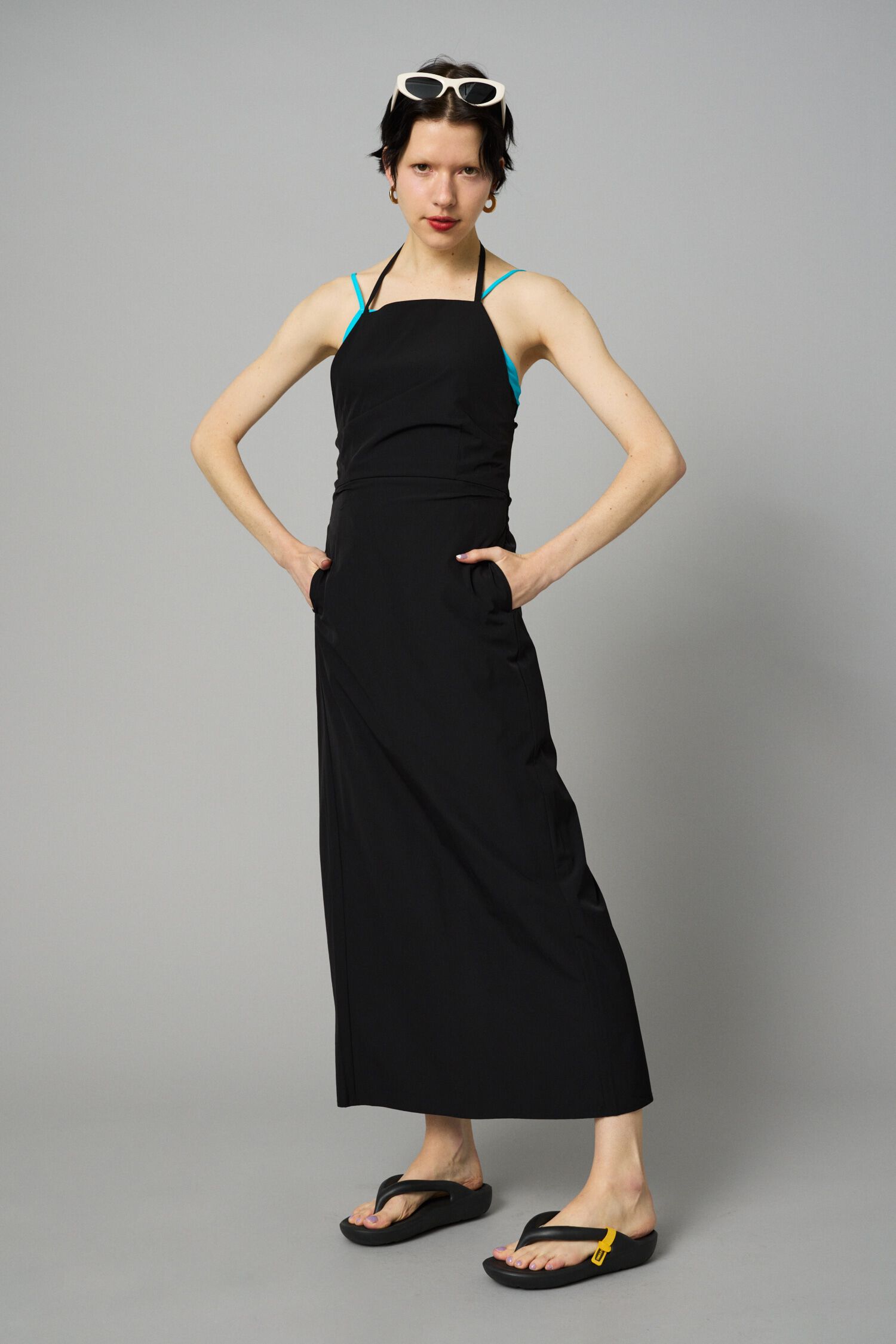 HeRIN.CYE「Back open Aline one piece」|ワンピース|BLK
