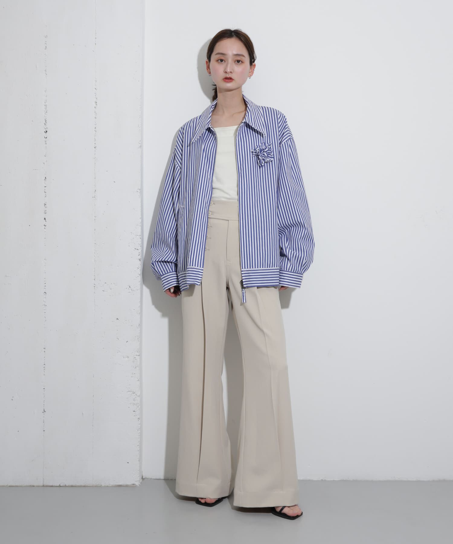 SENSE OF PLACE by URBAN RESEARCH「hxcyyd &times; SOP　ストライプフラワーコサージュシャツブルゾン(UNISEX)」|ブルゾン・スタジャン|