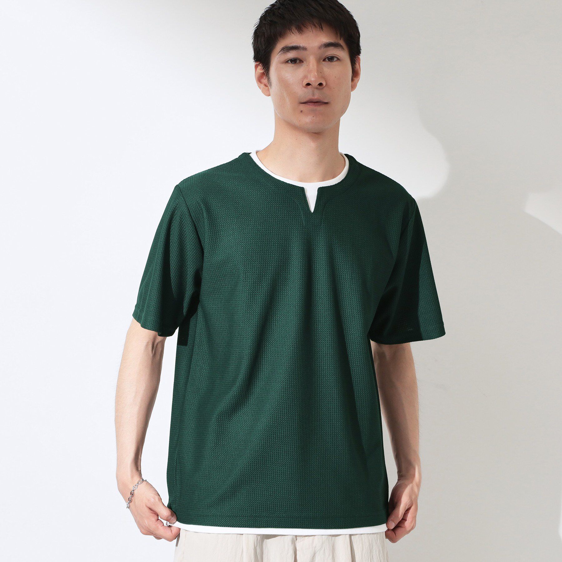 THE SHOP TK「【一枚でコーディネートが完成！】レイヤード風 キーネック 半袖Tシャツ 洗濯機OK」|Tシャツ・カットソー|グリーン(024)