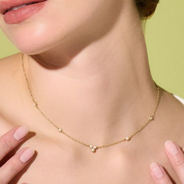 OLIVIA BURTON 「〈OLIVIA BURTON(ｵﾘﾋﾞｱﾊﾞｰﾄﾝ)ｸﾗｼｯｸ ﾊﾟｰﾙ ｸﾗｽﾀｰ ｺﾞｰﾙﾄﾞﾈｯｸﾚｽ」|ネックレス|YELLOW GOLD