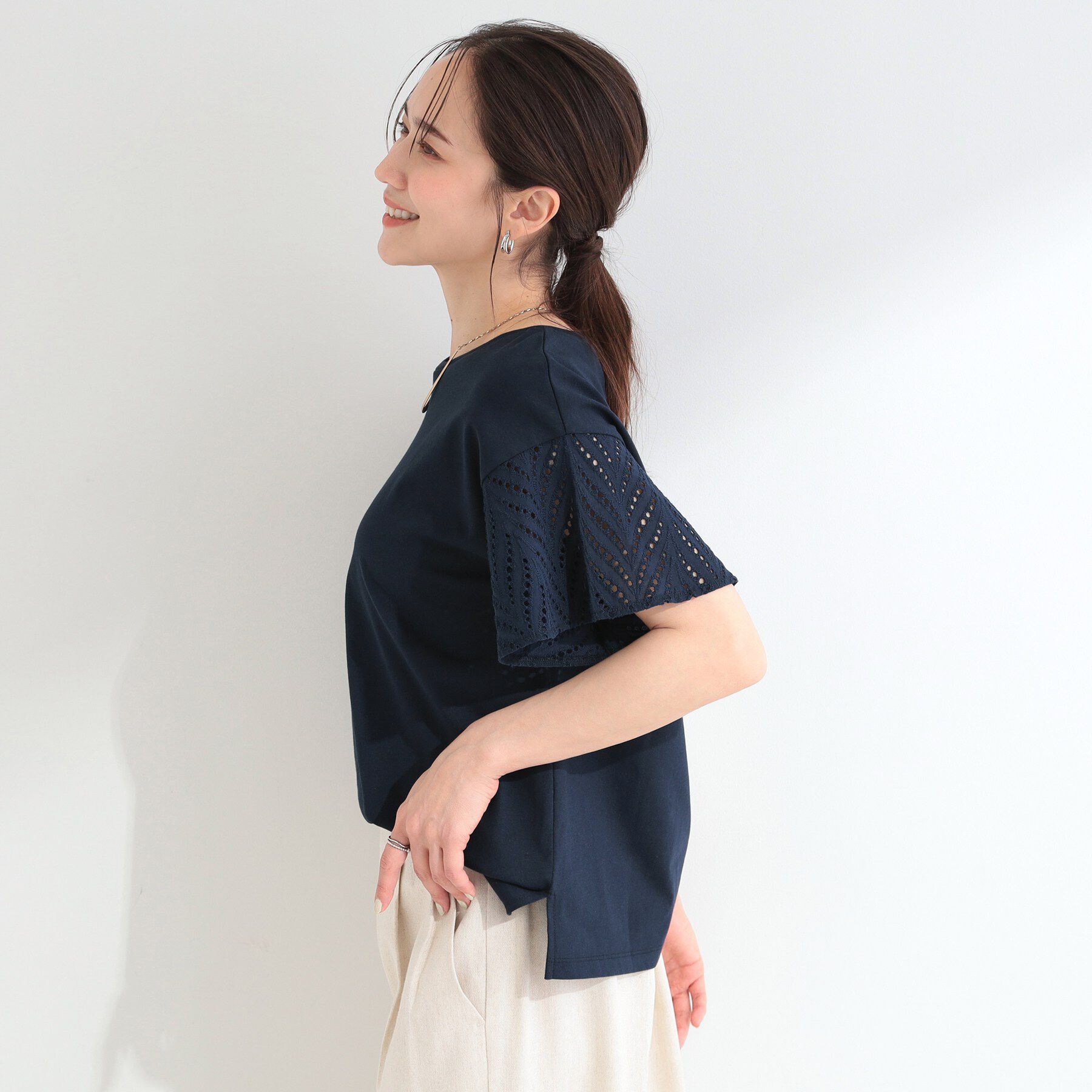 SHOO･LA･RUE「【汗じみ防止/ひんやり/S-LL】レースが華やか お袖フレアTシャツ」|Tシャツ・カットソー|