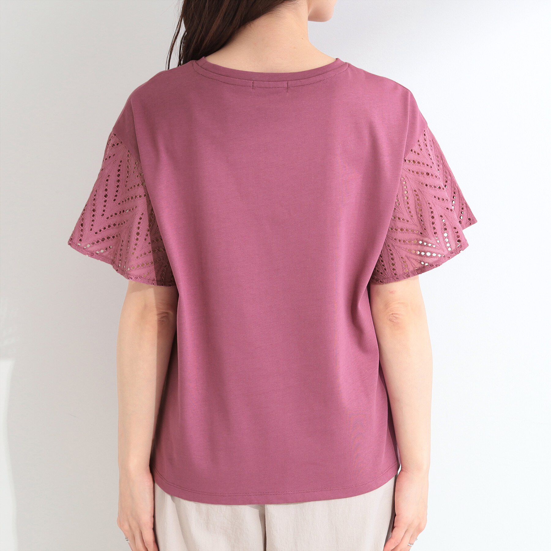 SHOO･LA･RUE「【汗じみ防止/ひんやり/S-LL】レースが華やか お袖フレアTシャツ」|Tシャツ・カットソー|