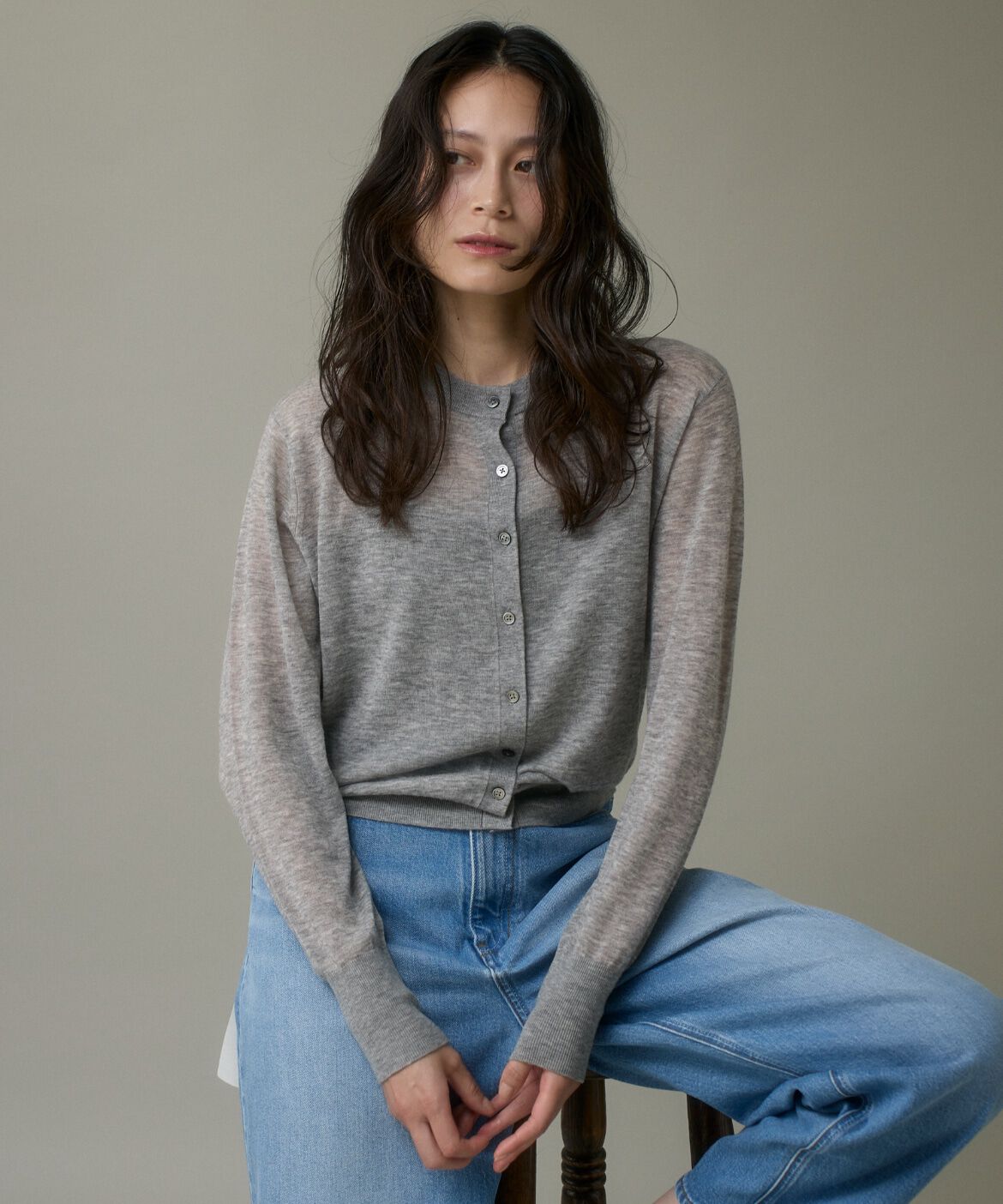 DAY by DAY it&rsquo;s international「クルーネックニットカーディガン《Melty air wool》」|カーディガン|グレー1