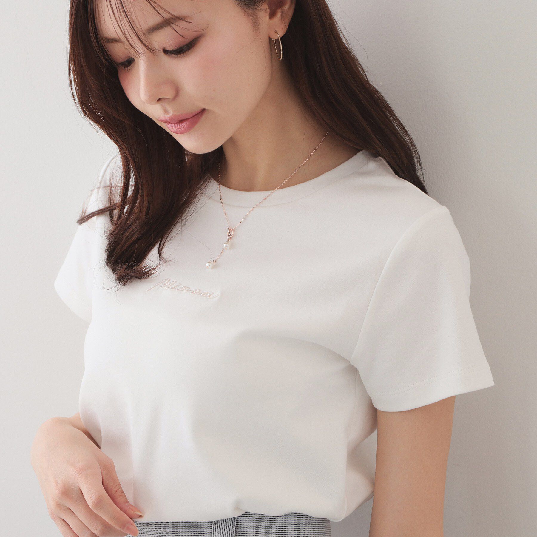 index「【UVケア／接触冷感】フロントロゴ刺繍Tシャツ《洗濯機OK／S-3L／7col》」|Tシャツ・カットソー|オフホワイト(003