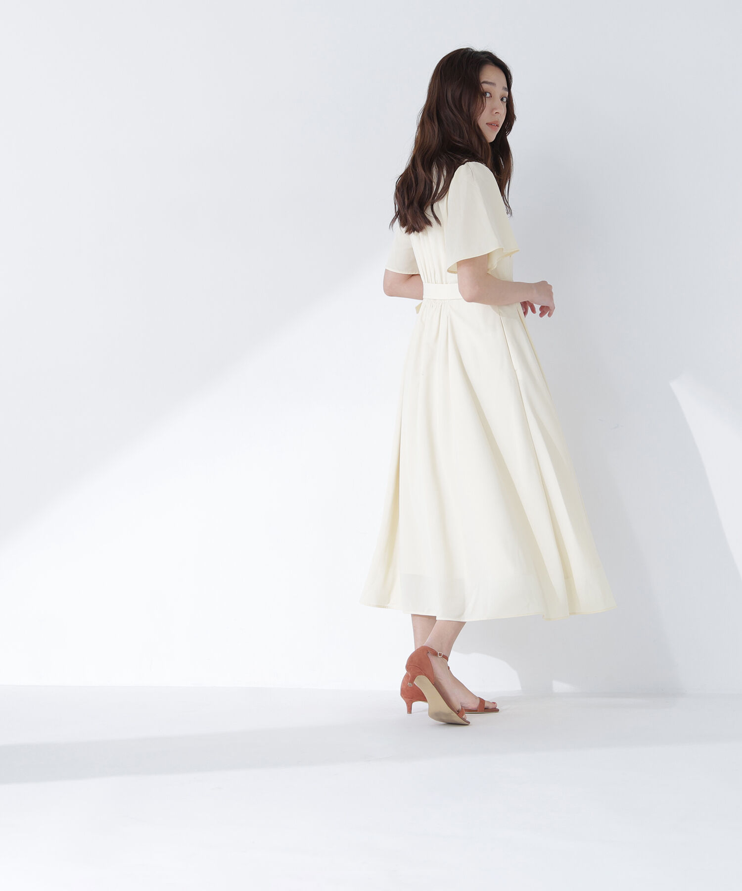  「〈ちょうど、いい服〉&ldquo;初めまして&rdquo;がうまくいく好印象ワンピース」|ワンピース|