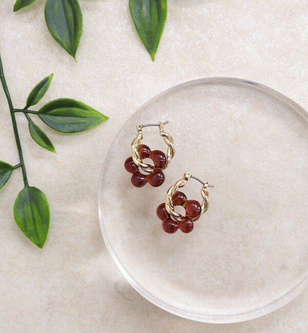 fredy emue「カラーフラワーねじりフープピアス」|ピアス|ブラウン