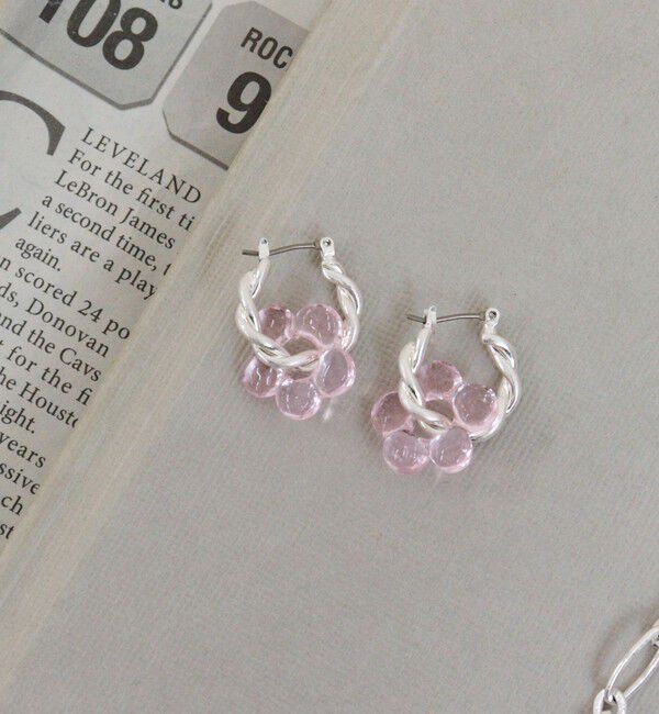 fredy emue「カラーフラワーねじりフープピアス」|ピアス|ピンク