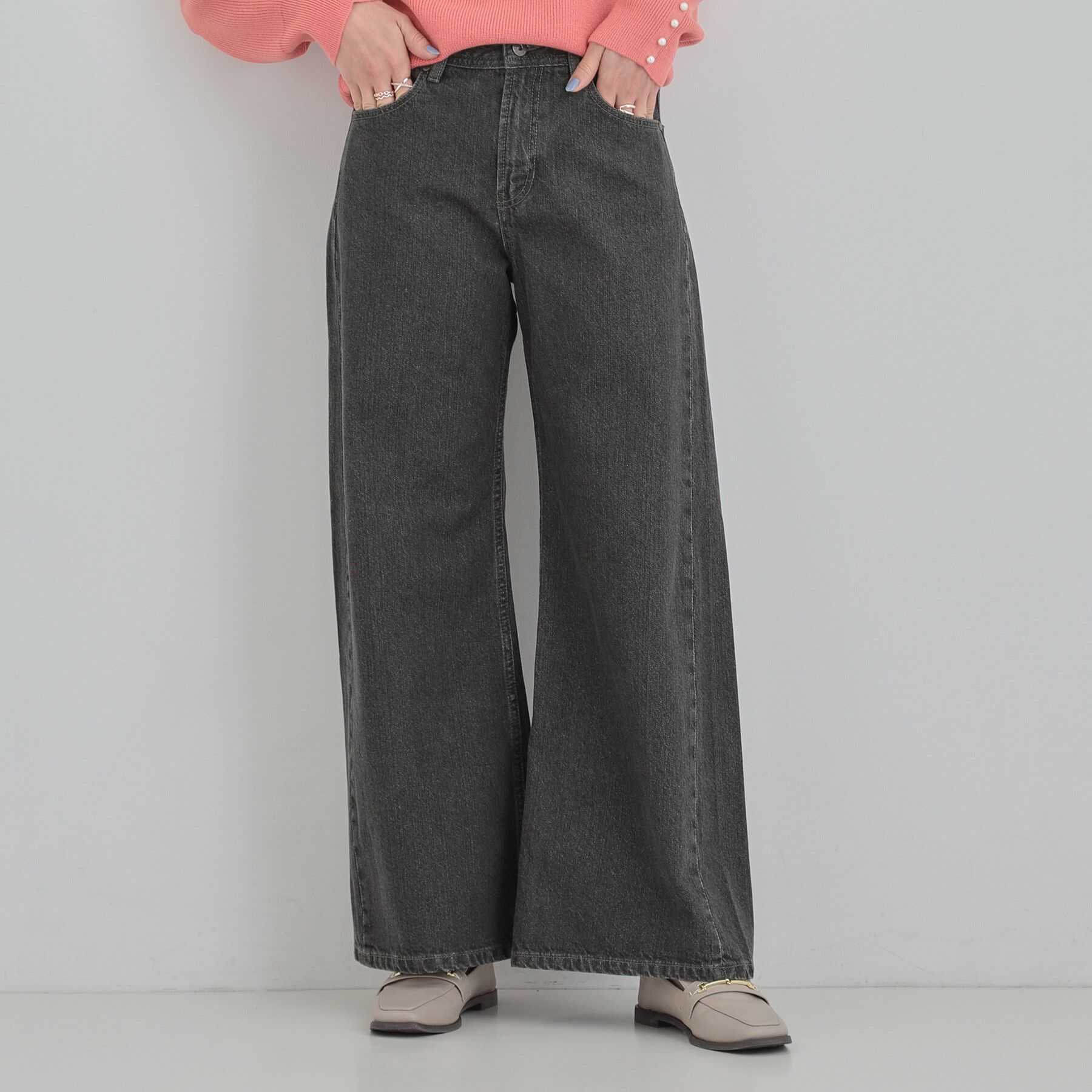 SHOO･LA･RUE「【SHOO・LA・RUE DENIM/S-LL】体型カバーにも バギーデニムワイドパンツ」|デニム|ブラック(019)