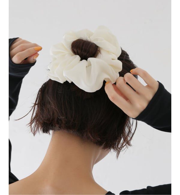 SLOBE IENA「A Bronze Age/ブロンズエイジ SILKシュシュ/WHITE OVERSIZED SILK SCRUNCHIE」|その他|