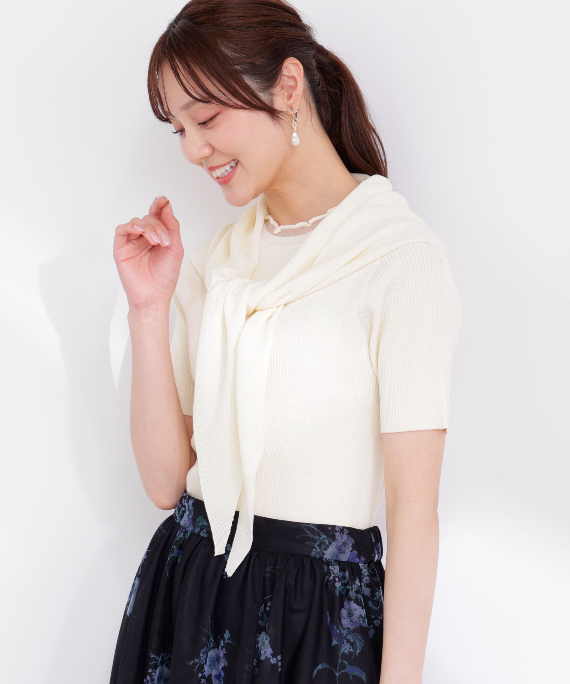 PROPORTION BODY DRESSING「トライアングルスカーフ付きニット 26SS」|ニット・セーター|エクリュ1