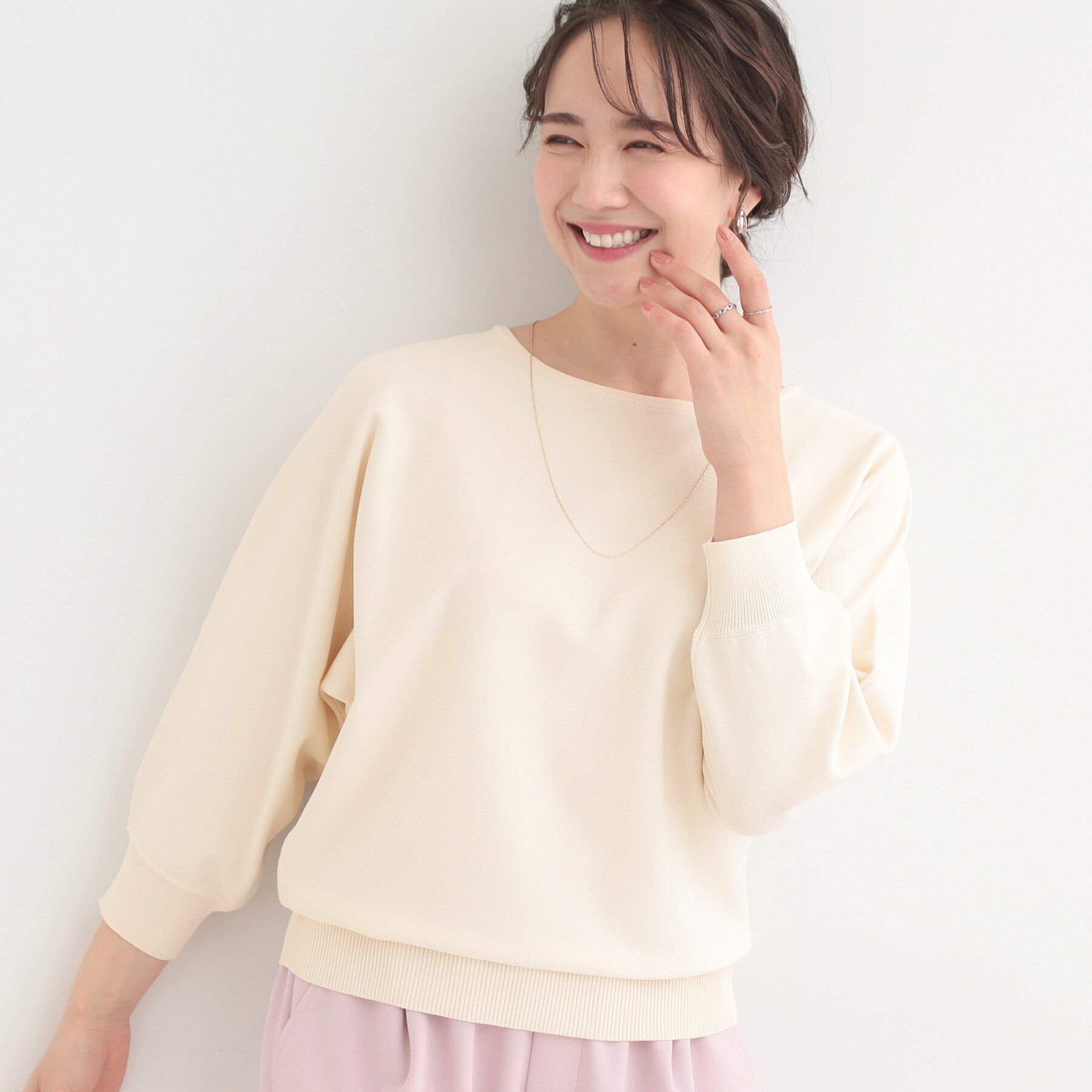 SHOO･LA･RUE「【洗濯機可/S-LL】さらりと軽やか インせず着られる すっきり見えドルマンニット」|ニット・セーター|アイボリー(004)