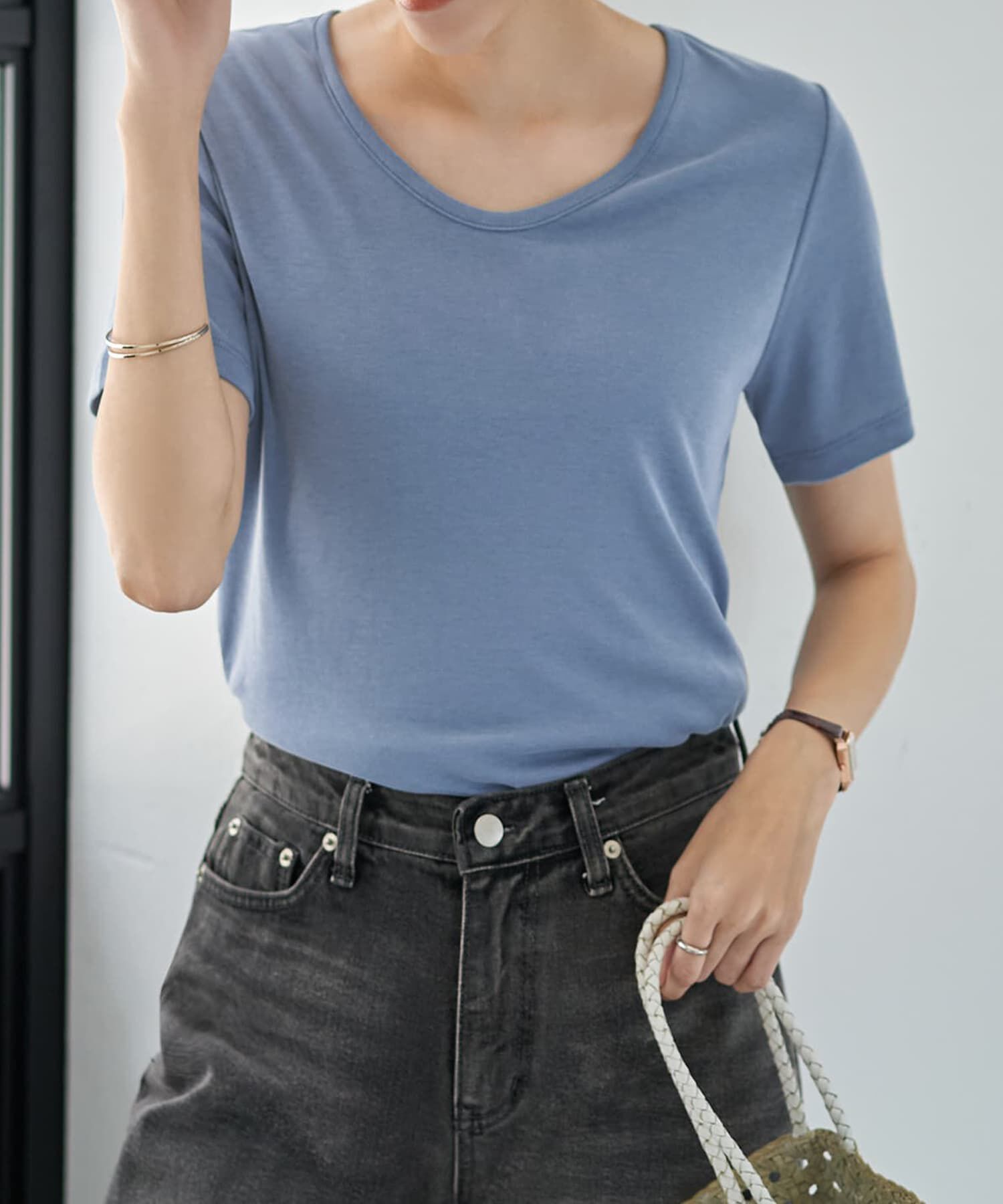 STYLE DELI「しっとり質感の緩やかVネックとろみトップス」|Tシャツ・カットソー|ニュアンスブルー