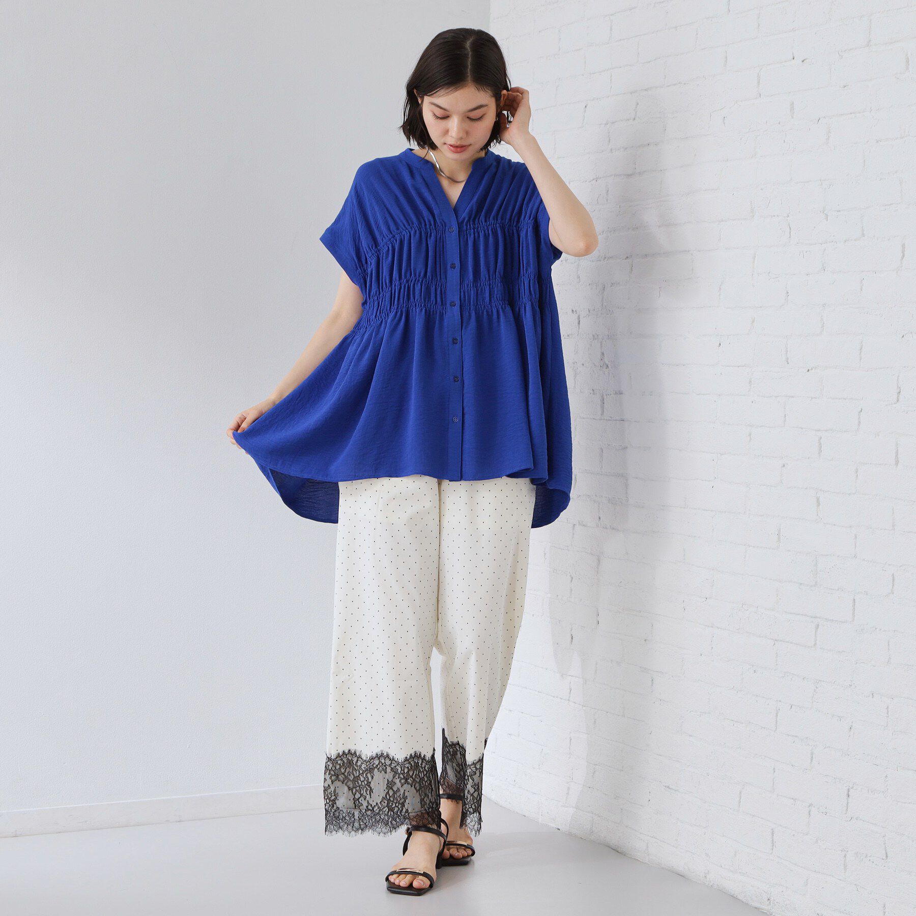 THE SHOP TK「【夏に嬉しい機能つき】ひんやりさらさら シャーリングブラウス」|シャツ・ブラウス|