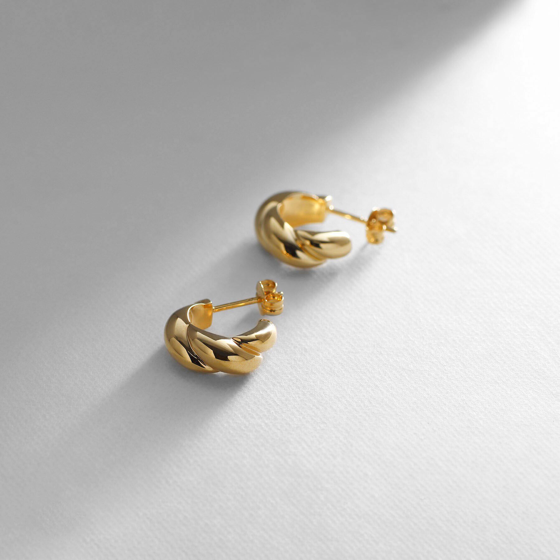 COCOSHNIK ONKITSCH「シルバー スモールフープ クロワッサンピアス GP」|ピアス|
