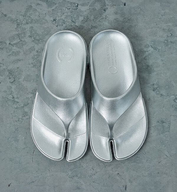 NOMINE「【PAES】Flipflop Coating フリップフロップ コーティング 足」|サンダル|シルバー