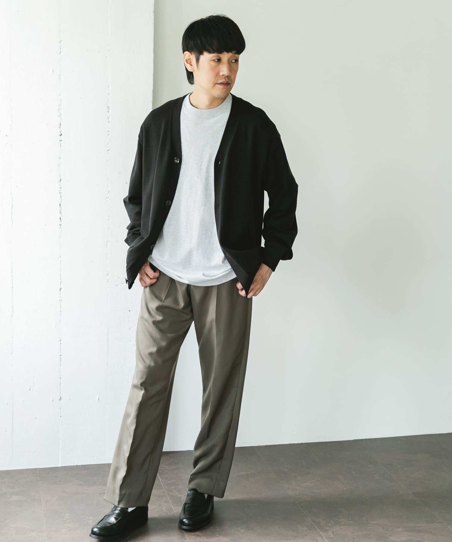 URBAN RESEARCH DOORS「『XLｻｲｽﾞ/WEB限定/仁村紗和さん着用』『UR TECH 200日ﾆｯﾄ』Vﾈｯｸｶｰ」|カーディガン|