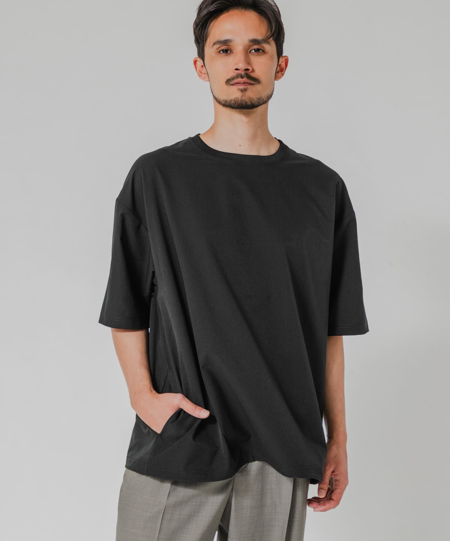 URBAN RESEARCH「『洗濯可/防シワ/撥水』COOL DOTS SHORT-SLEEVE T-SHIRTS」|Tシャツ・カットソー|ブラック