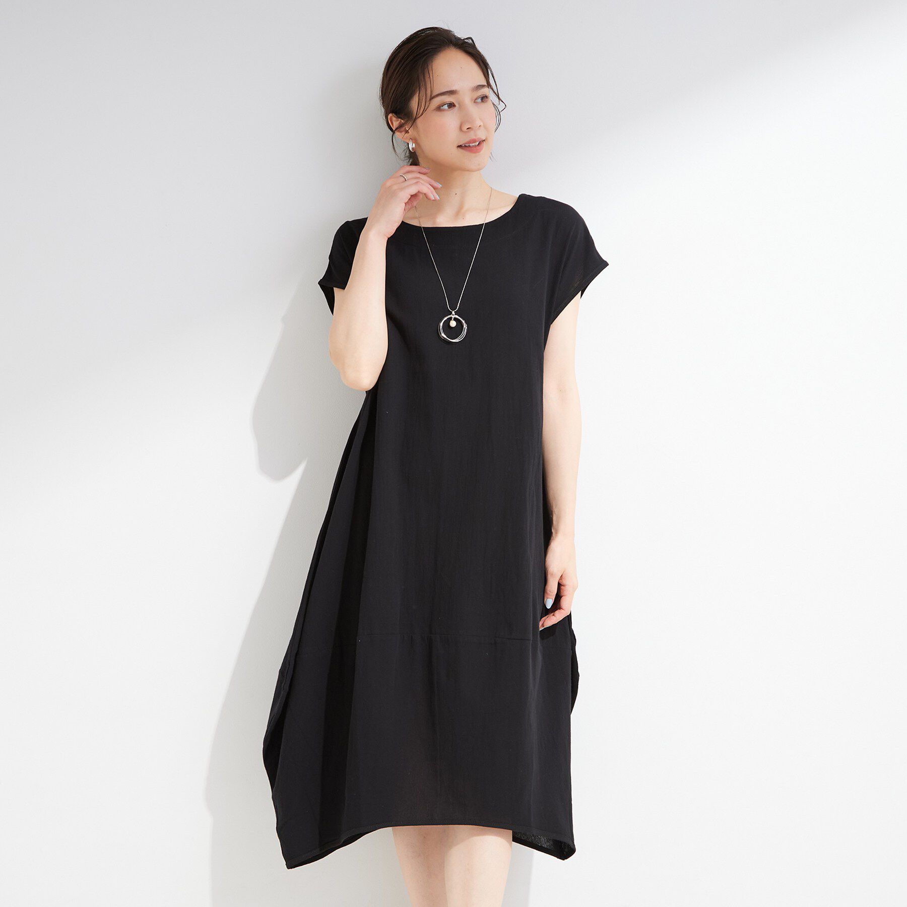 SHOO･LA･RUE「【S-LL/洗濯機可/体型カバー】ふんわりラインが女性らしい コクーンワンピース」|ワンピース|