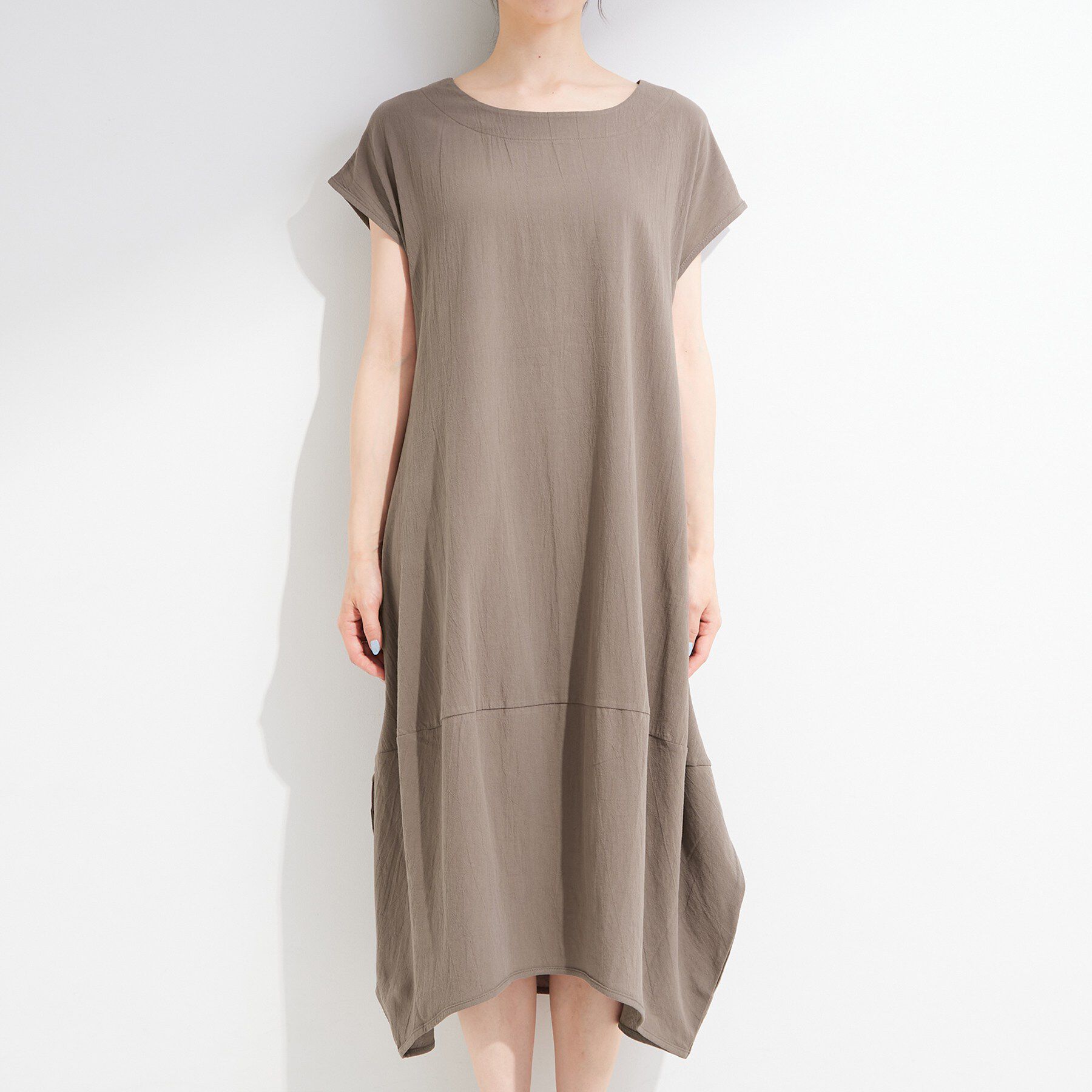 SHOO･LA･RUE「【S-LL/洗濯機可/体型カバー】ふんわりラインが女性らしい コクーンワンピース」|ワンピース|