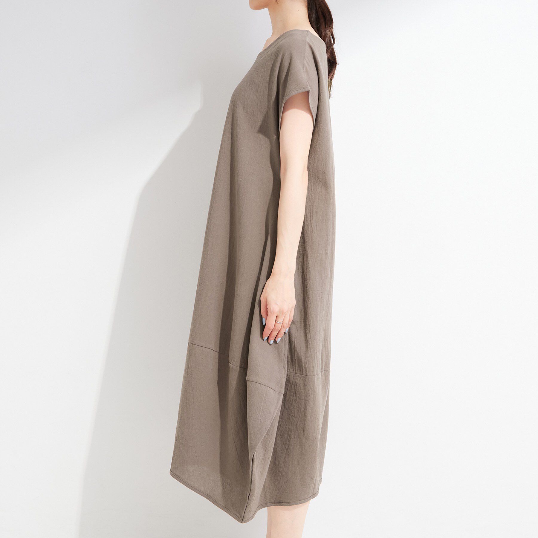 SHOO･LA･RUE「【S-LL/洗濯機可/体型カバー】ふんわりラインが女性らしい コクーンワンピース」|ワンピース|