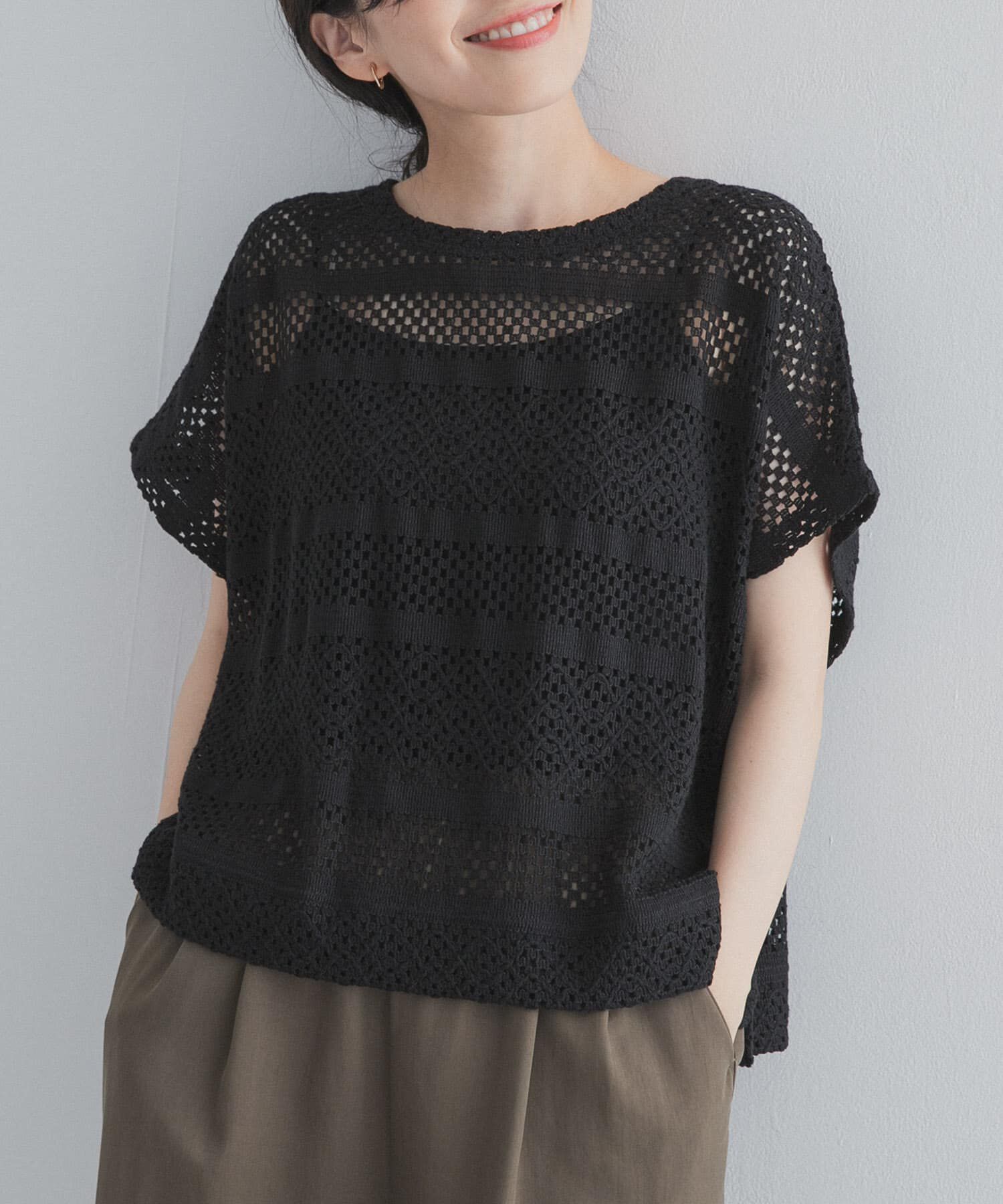 URBAN RESEARCH DOORS「クロップドレースプルオーバー」|その他|ブラック
