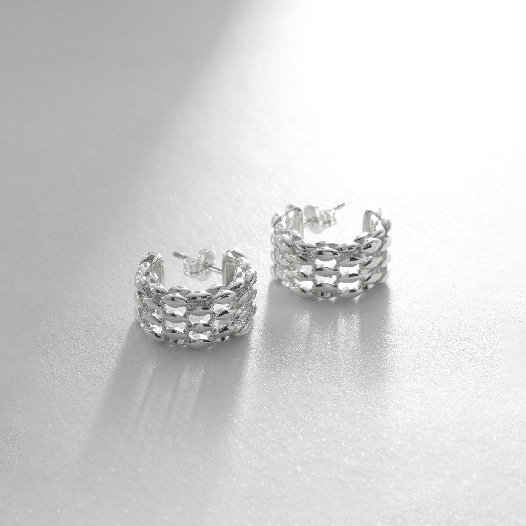 COCOSHNIK ONKITSCH「シルバー スモールフープ マーキスメッシュ ピアス」|ピアス|シルバー(600)