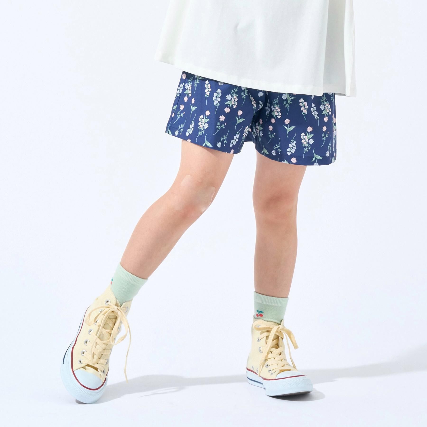 SHOO･LA･RUE「【100-150cm/撥水】上品なボタニカル柄 ハートポケットショートパンツ」|キュロット|