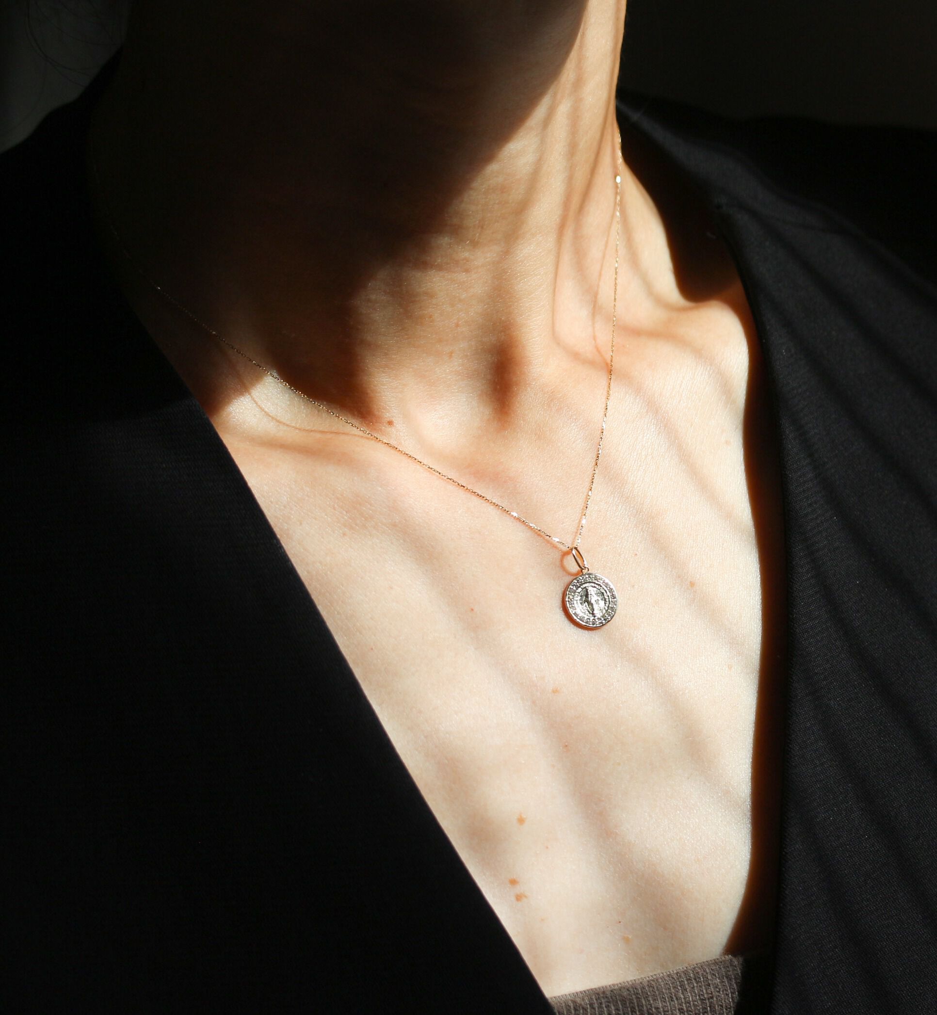  「ダイヤモンド 0.11ct コイン ネックレス | K10YG」|ネックレス|