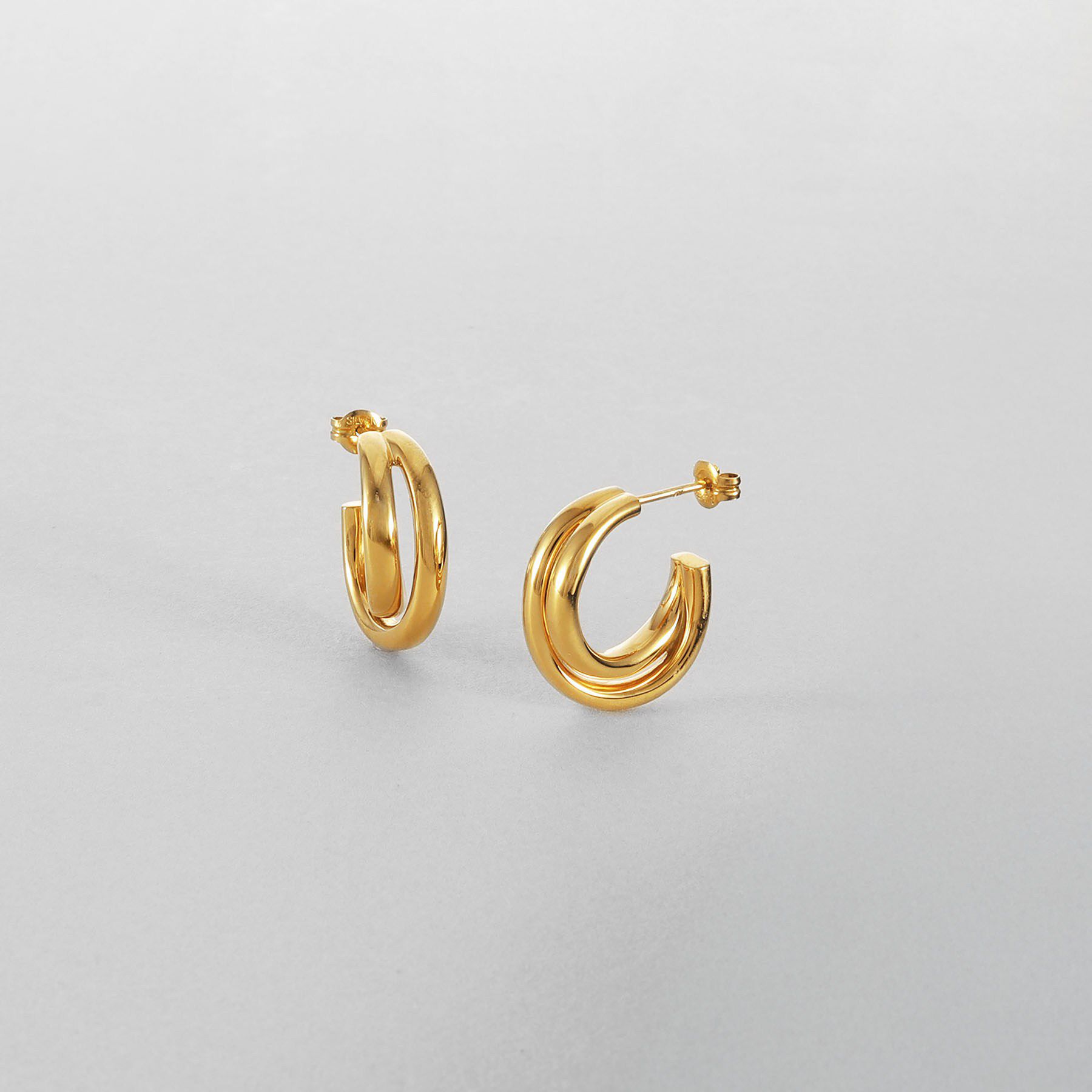 COCOSHNIK ONKITSCH「シルバー ドームクロスフープピアス GP」|ピアス|ゴールド(600)