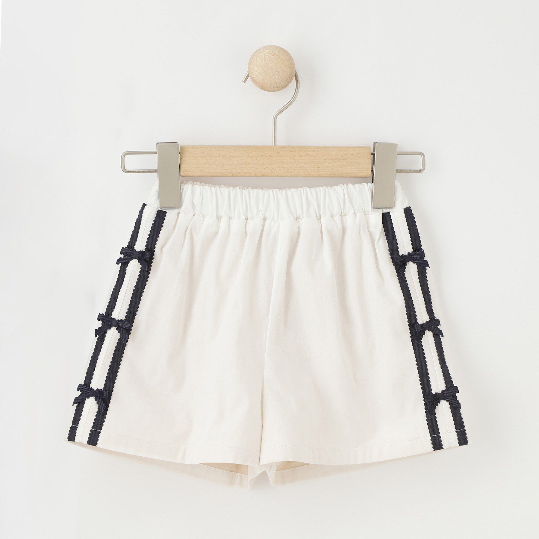 SHOO･LA･RUE「【100-130cm】サイドラインショートパンツ」|キュロット|オフホワイト(003