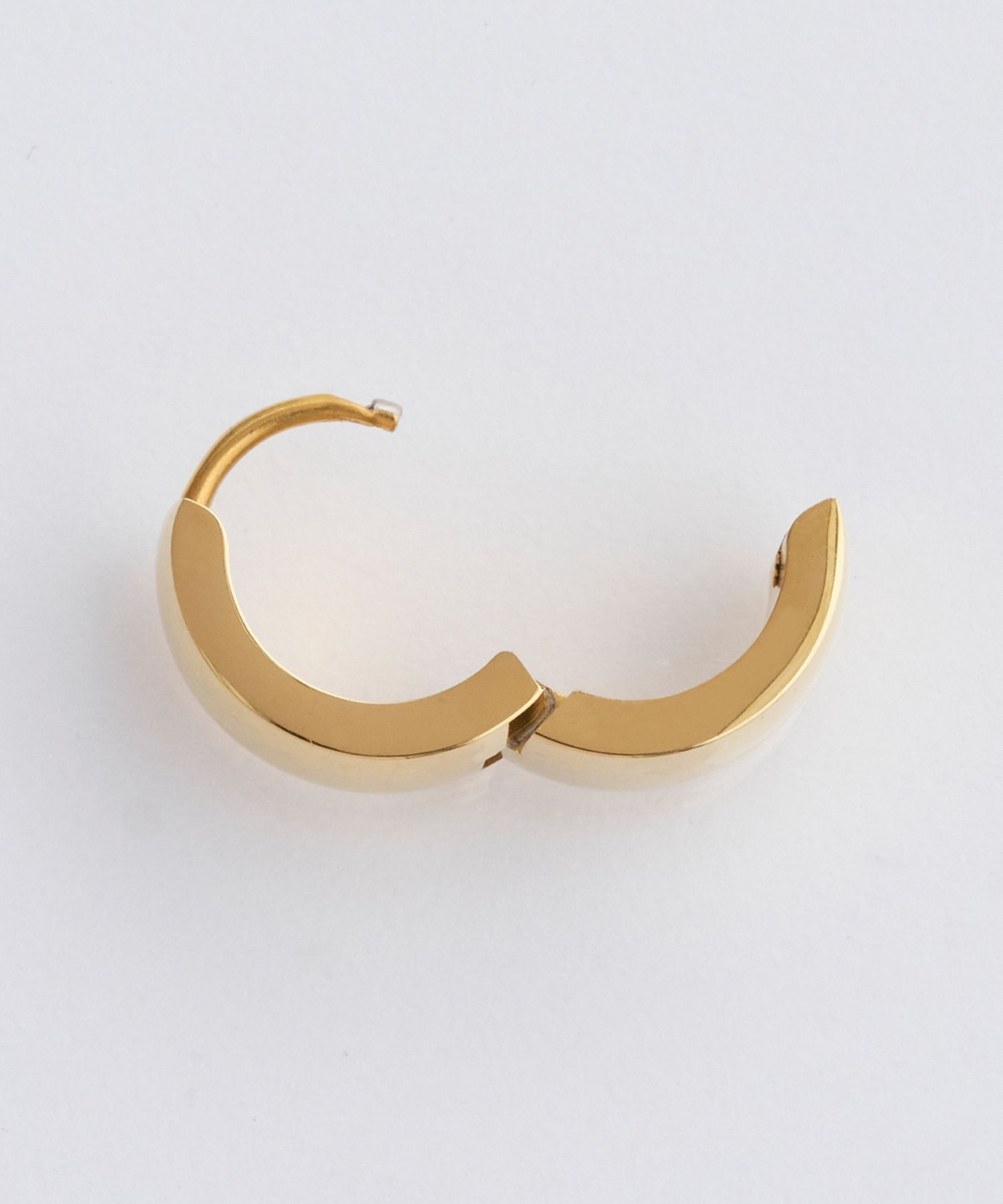  「【金属アレルギー対応】ワンタッチワイドフープミニピアス(片耳)/サージカルステンレス ゴールド」|ピアス|