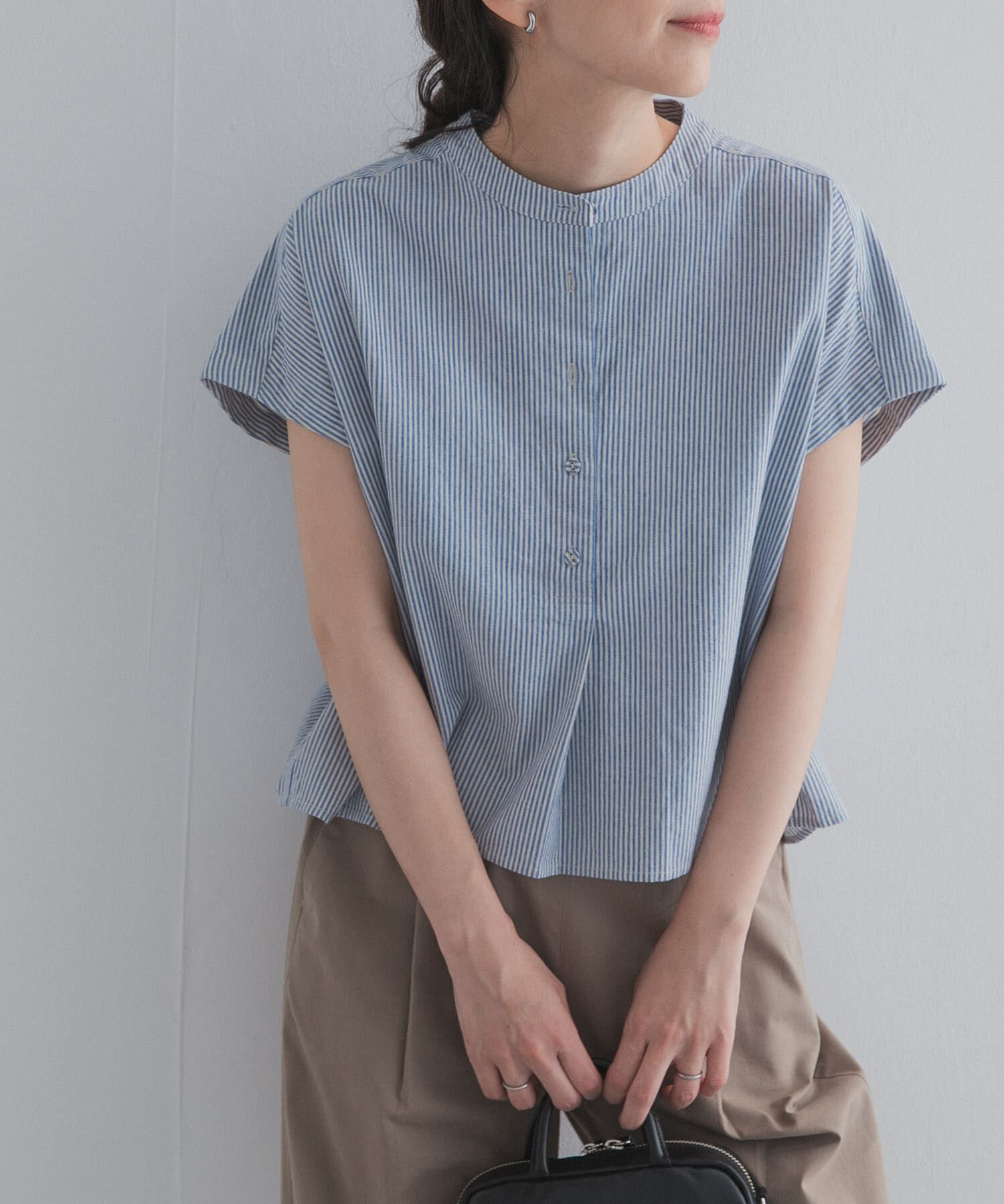 URBAN RESEARCH DOORS「ストライプクロップドブラウス」|シャツ・ブラウス|ブルー