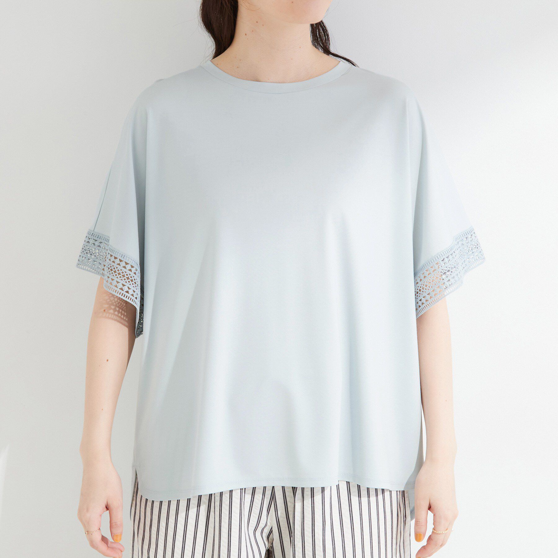 SHOO･LA･RUE「【ひんやり/UV】お袖レースが上品 ゆったりとろみトップス」|Tシャツ・カットソー|
