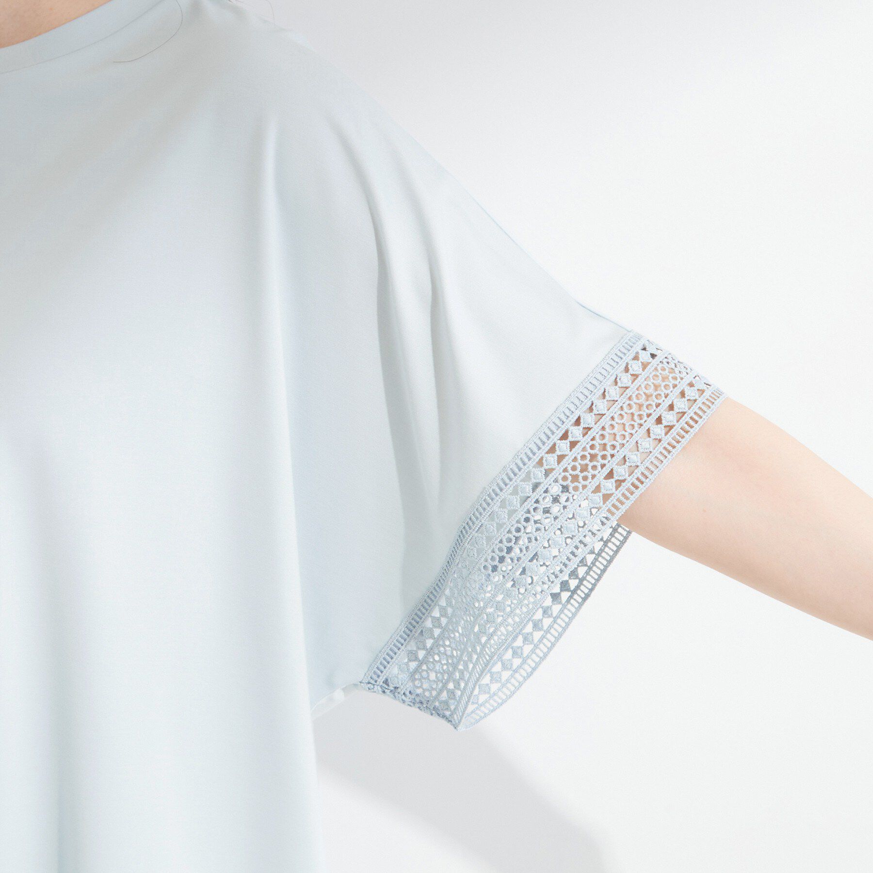 SHOO･LA･RUE「【ひんやり/UV】お袖レースが上品 ゆったりとろみトップス」|Tシャツ・カットソー|