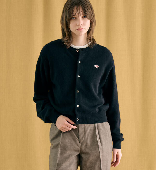  「DANTON | ラムウール クルーネックカーディガン WOMEN」|ニット・セーター|BLACK