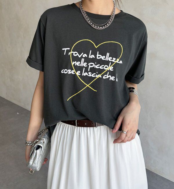  「【WEB限定】ハート刺繍ロゴプリントTEE」|Tシャツ・カットソー|