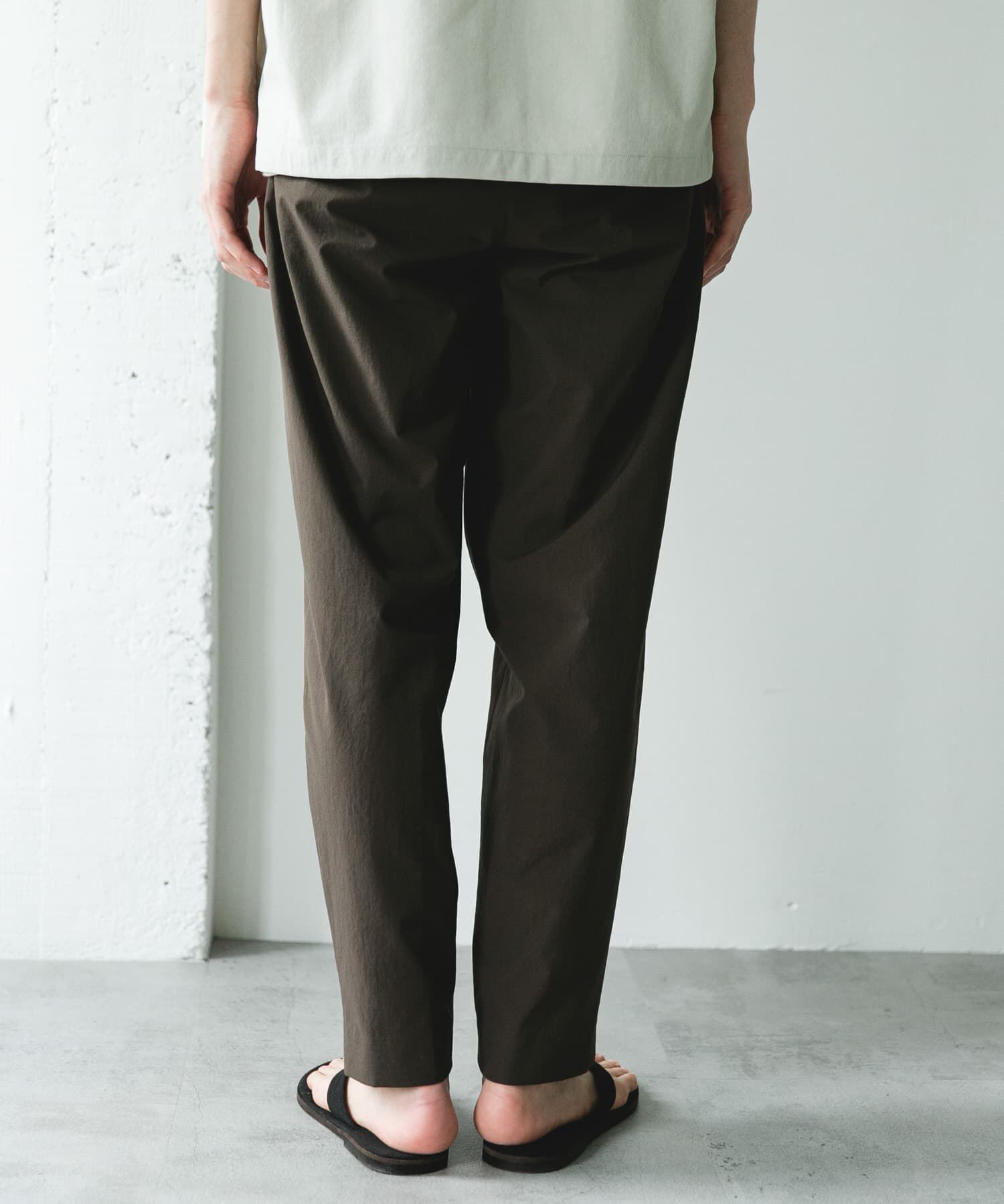 URBAN RESEARCH DOORS「ステッチクリース テーパードトラウザー」|その他|
