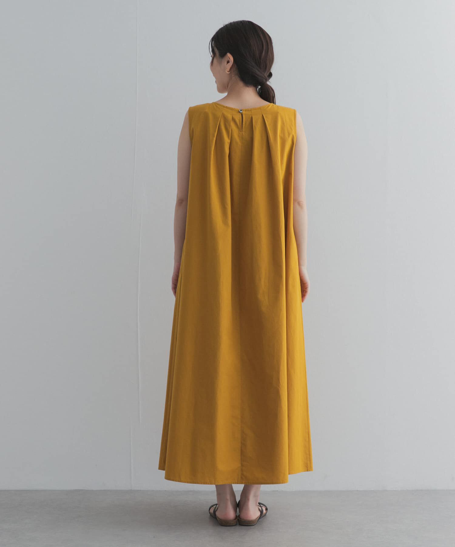 URBAN RESEARCH DOORS「フロントタックノースリーブワンピース」|ワンピース|