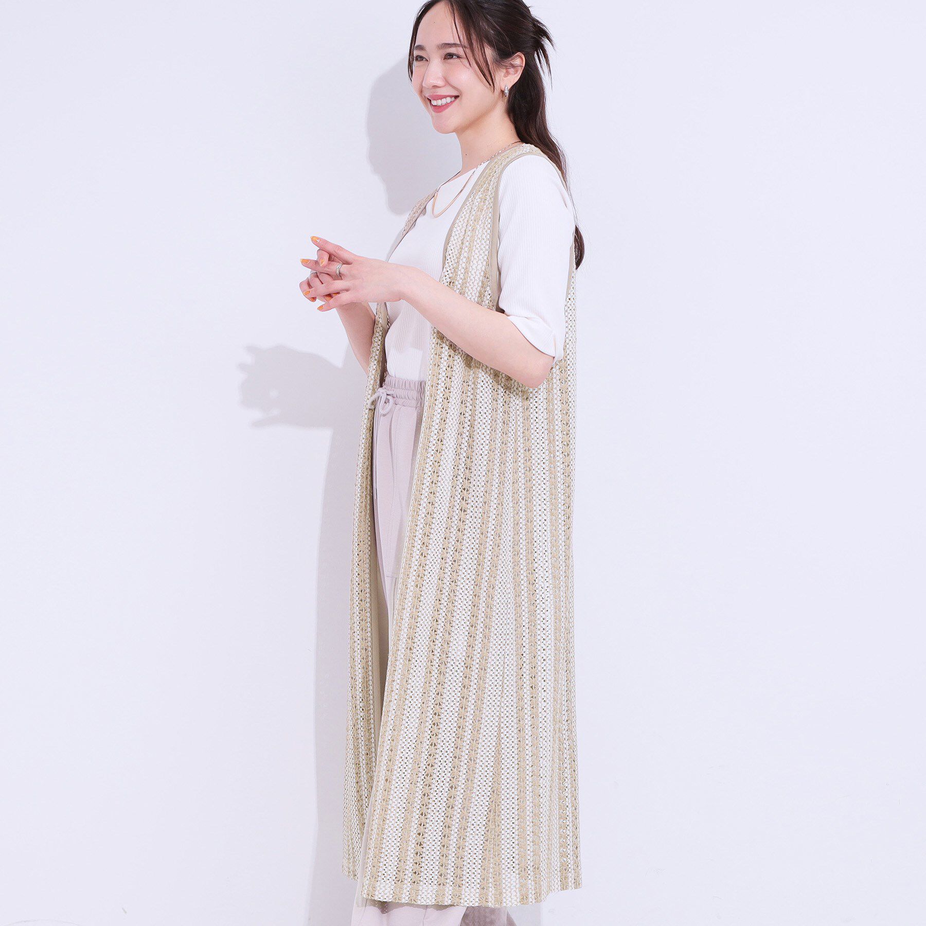SHOO･LA･RUE「【S-LL】羽織るだけでサマ見え バイカラーレースジレ」|ベスト・ジレ|ベージュ(352)