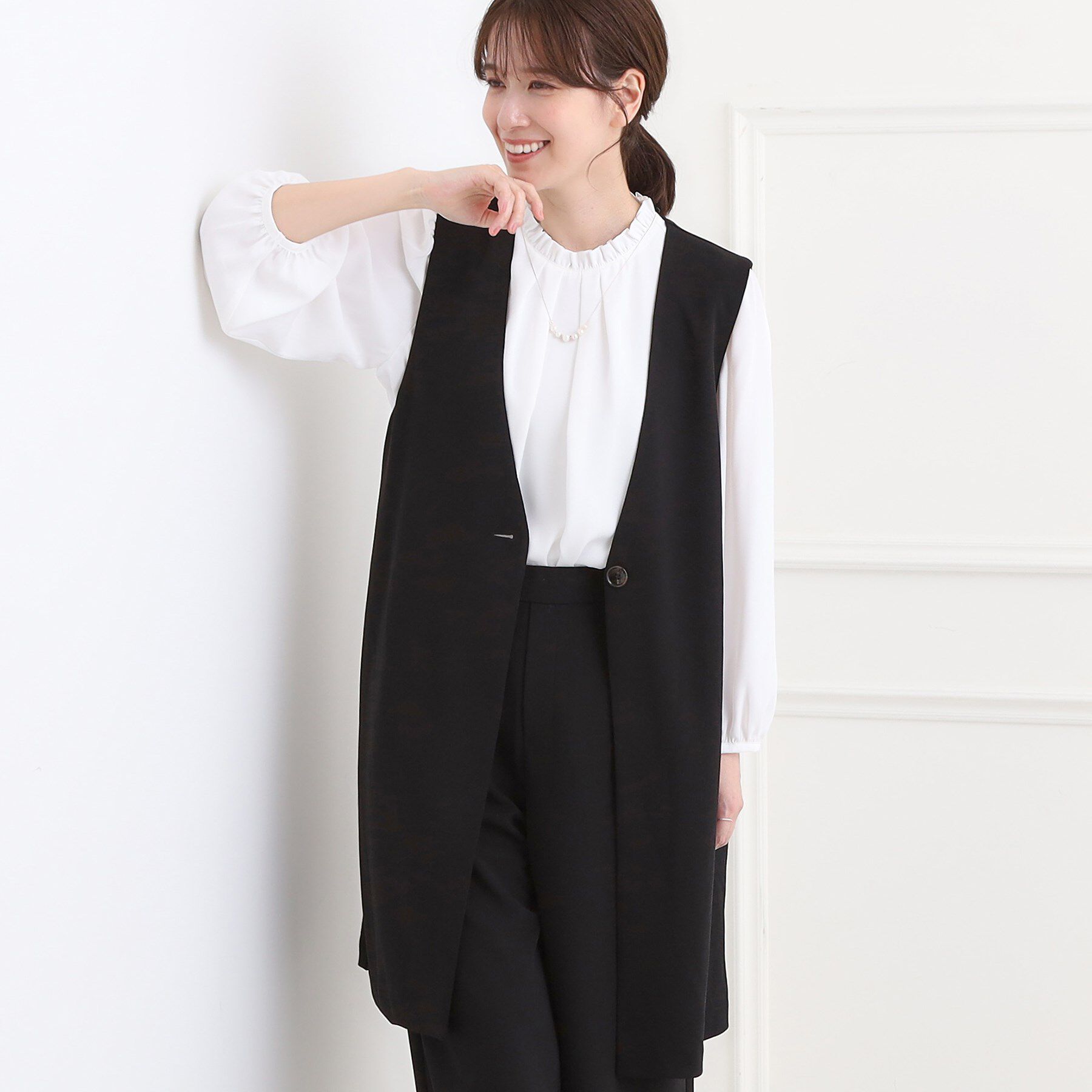 SHOO･LA･RUE「【洗濯機可/セットアップ可/S-3L】きちんと楽に。カットジョーゼット ロングジレ」|ベスト・ジレ|ブラック(019)