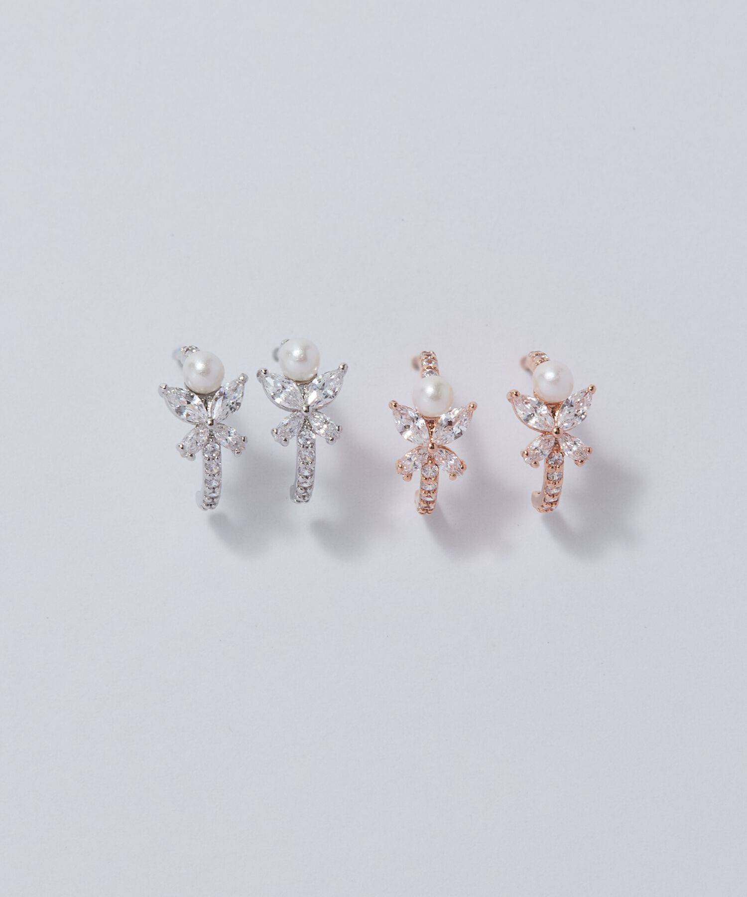 Phoebe「ロマンティックビジューバタフライフープピアス　ローズゴールド」|ピアス|