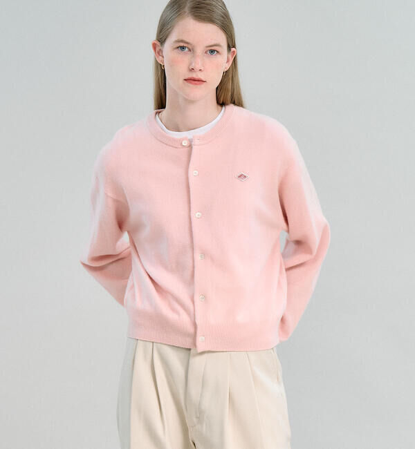  「DANTON | ラムウール クルーネックカーディガン WOMEN」|ニット・セーター|PINK
