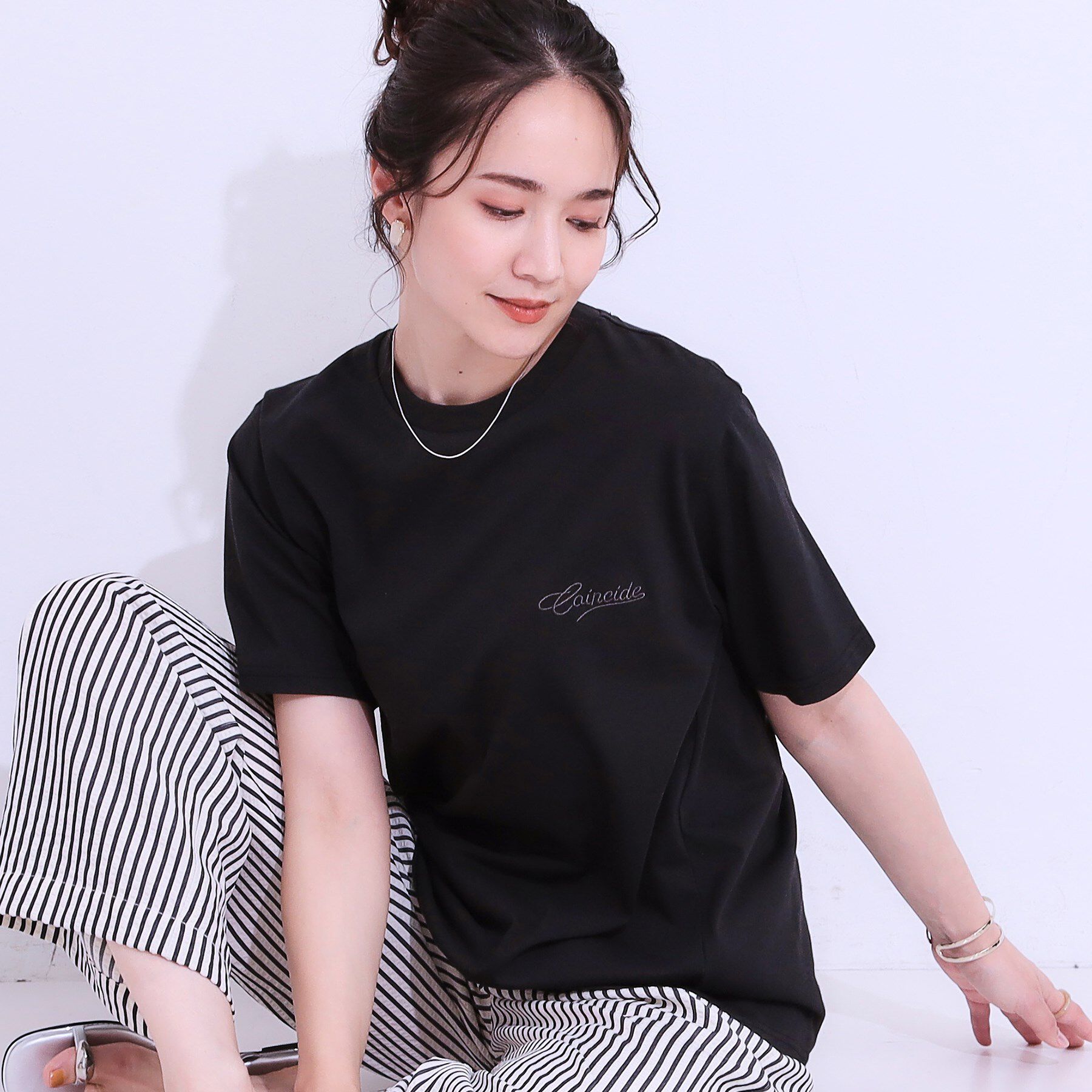 SHOO･LA･RUE「【S-LL/ひんやり/UV】汗をかいても気になりにくい グラフィックTシャツ」|Tシャツ・カットソー|ブラック(319)