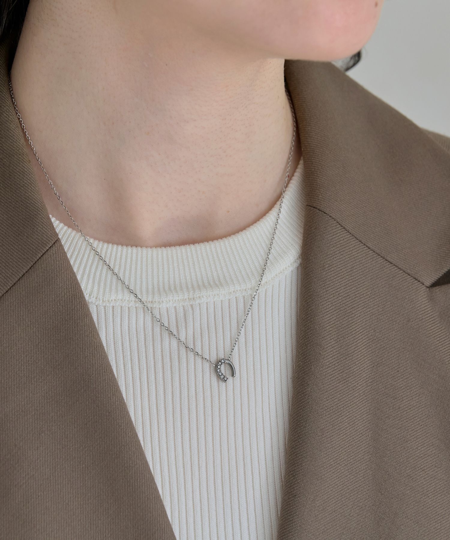 Phoebe「【金属アレルギー対応】グロッシーミニホースシューネックレス　シルバー　ステンレス/馬蹄/蹄鉄/ギフト」|ネックレス|