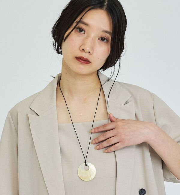 abahouse mavie「シェルモチーフタイネックレス」|ネックレス|その他
