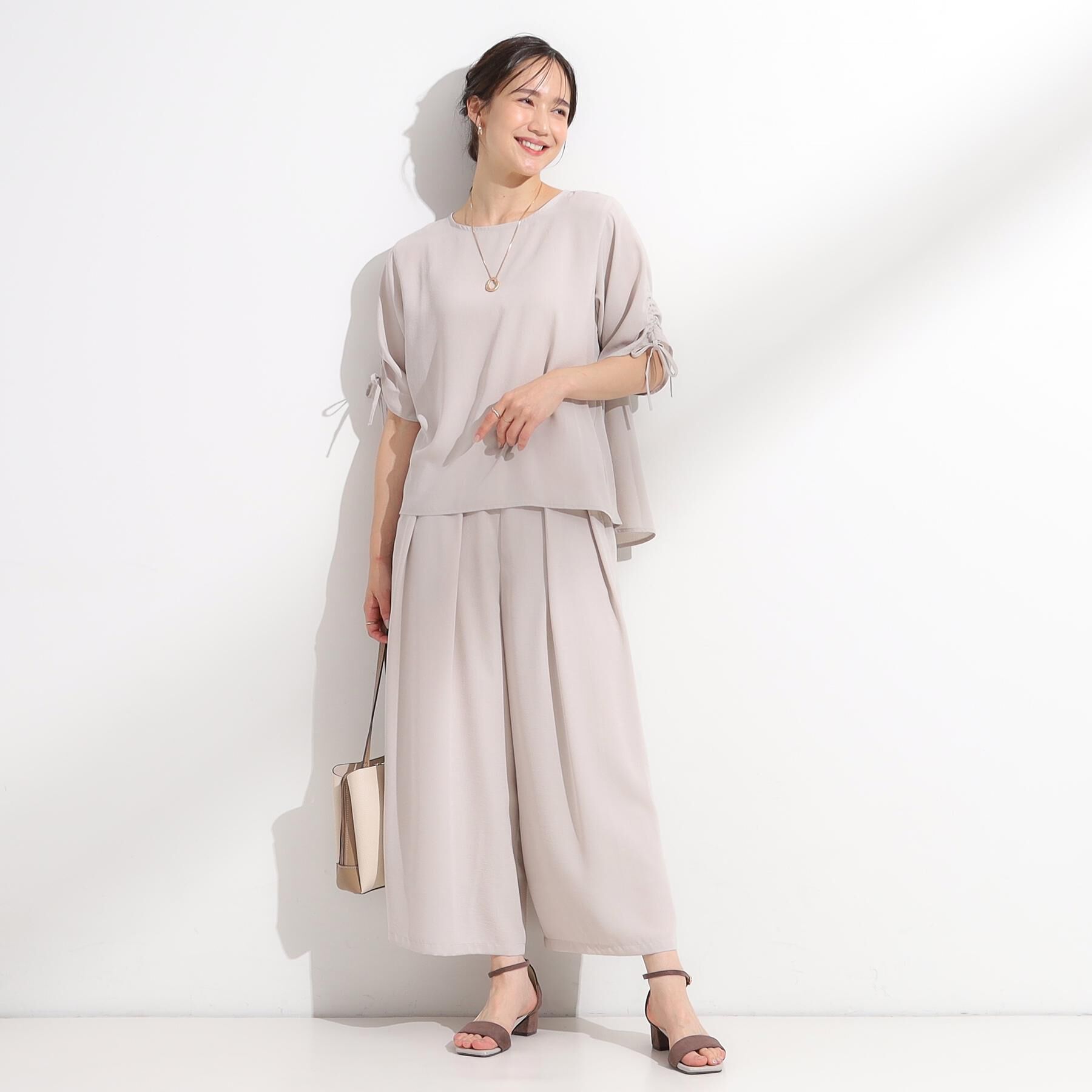 SHOO･LA･RUE「【セットアップ可/洗える/S-LL】お袖シャーリング 麻調5分袖ブラウス」|シャツ・ブラウス|